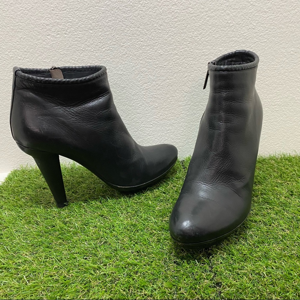 BOTTEGA VENETA BLACK LEATHER ANKLE ZIP BOOTS 39